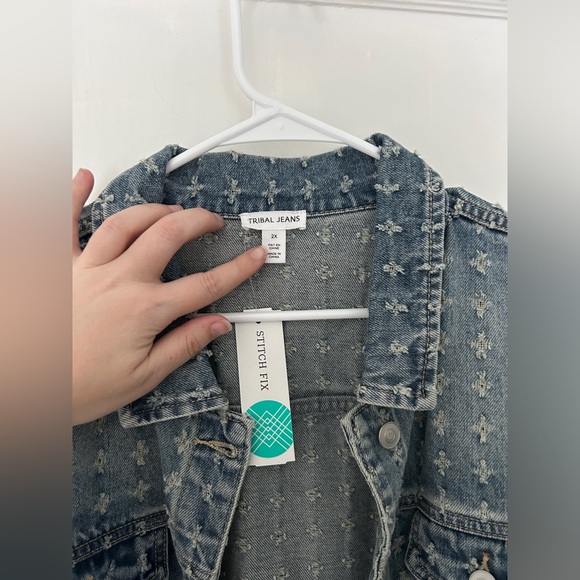 TRIBAL JEANS / Keem Fray Hem Jean Jacket, 2X - Picture 3 of 9